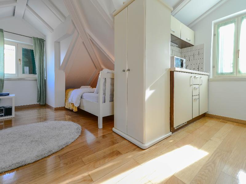 Отель Tri Lava Luxury Living Сплит Экстерьер фото